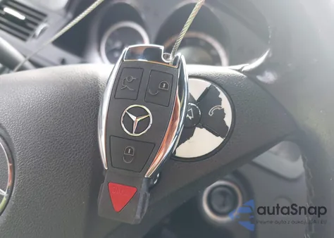 2010 Mercedes-Benz C 300 Luxury/Sport из США, поврежденный, VIN WDDGF5EB8AR116148